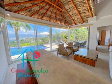 Casa en renta con terraza,  espectacular vista al mar y alberca privada