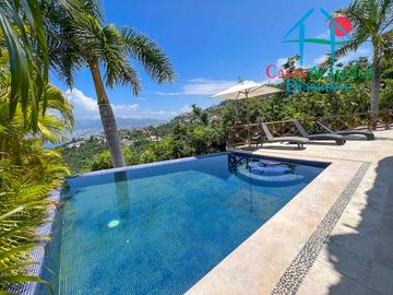 Casa en renta con terraza,  espectacular vista al mar y alberca privada