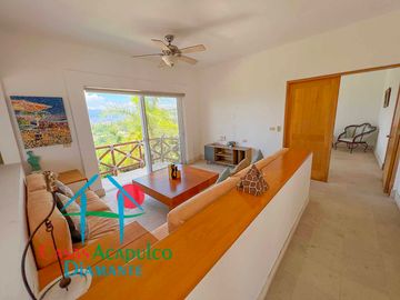 Casa en renta con terraza,  espectacular vista al mar y alberca privada