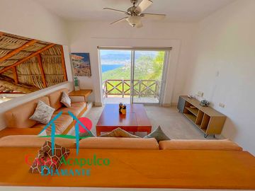 Casa en renta con terraza,  espectacular vista al mar y alberca privada