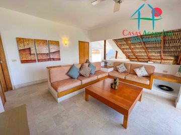 Casa en renta con terraza,  espectacular vista al mar y alberca privada