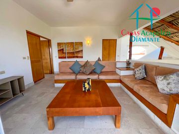 Casa en renta con terraza,  espectacular vista al mar y alberca privada