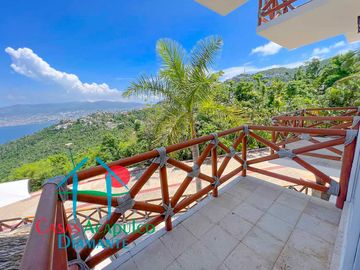 Casa en renta con terraza,  espectacular vista al mar y alberca privada