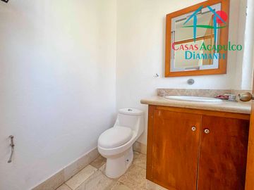 Casa en renta con terraza,  espectacular vista al mar y alberca privada