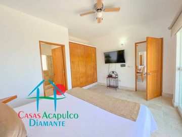Casa en renta con terraza,  espectacular vista al mar y alberca privada