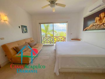 Casa en renta con terraza,  espectacular vista al mar y alberca privada