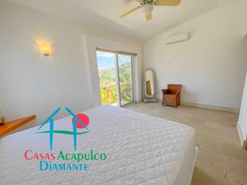Casa en renta con terraza,  espectacular vista al mar y alberca privada