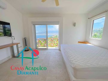 Casa en renta con terraza,  espectacular vista al mar y alberca privada