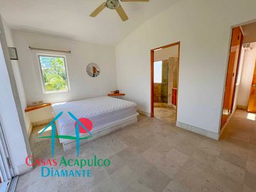 Casa en renta con terraza,  espectacular vista al mar y alberca privada
