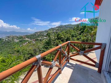 Casa en renta con terraza,  espectacular vista al mar y alberca privada
