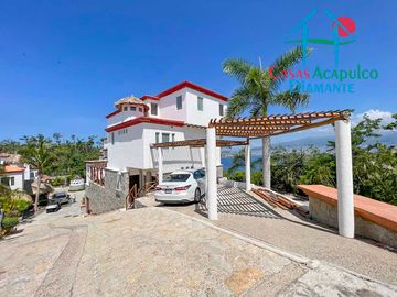 Casa en renta con terraza,  espectacular vista al mar y alberca privada
