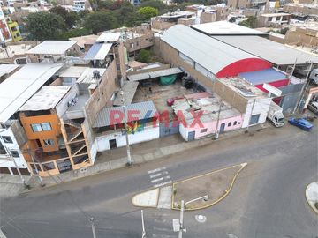 Vendo Terreno Comercial En Av. Gonzales Prada Con Atahualpa 700M2 $570,000 29.40 M2 Frontera