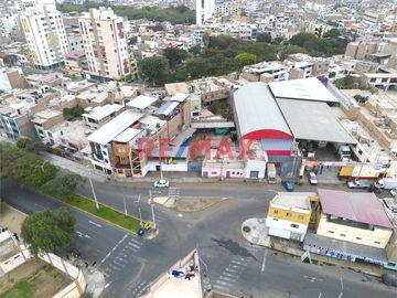 Vendo Terreno Comercial En Av. Gonzales Prada Con Atahualpa 700M2 $570,000 29.40 M2 Frontera