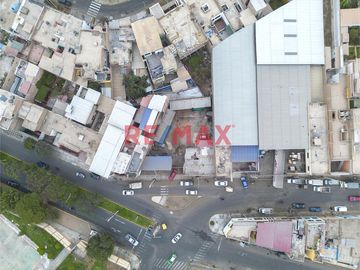 Vendo Terreno Comercial En Av. Gonzales Prada Con Atahualpa 700M2 $570,000 29.40 M2 Frontera