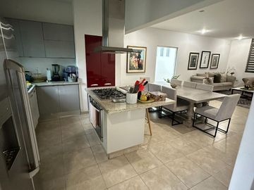 Casa en Venta en la Primavera en Culiacan Barrio San Agustin