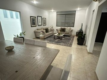 Casa en Venta en la Primavera en Culiacan Barrio San Agustin