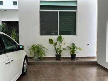 Casa en Venta en la Primavera en Culiacan Barrio San Agustin