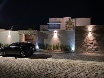 HERMOSA CASA EN VENTA EN BALCONES DE JURIQUILLA