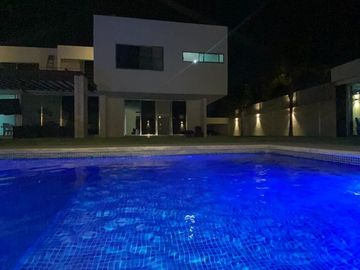 HERMOSA CASA EN VENTA EN BALCONES DE JURIQUILLA