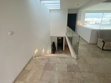 HERMOSA CASA EN VENTA EN BALCONES DE JURIQUILLA