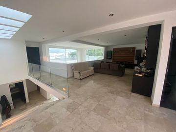 HERMOSA CASA EN VENTA EN BALCONES DE JURIQUILLA