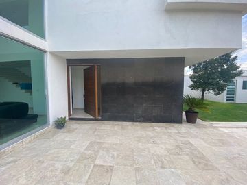 HERMOSA CASA EN VENTA EN BALCONES DE JURIQUILLA
