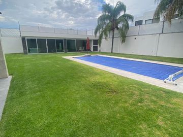 HERMOSA CASA EN VENTA EN BALCONES DE JURIQUILLA