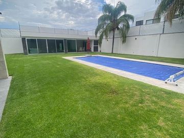 HERMOSA CASA EN VENTA EN BALCONES DE JURIQUILLA