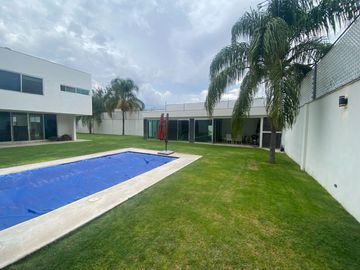 HERMOSA CASA EN VENTA EN BALCONES DE JURIQUILLA
