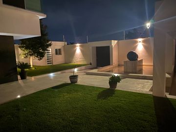 HERMOSA CASA EN VENTA EN BALCONES DE JURIQUILLA