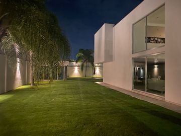 HERMOSA CASA EN VENTA EN BALCONES DE JURIQUILLA
