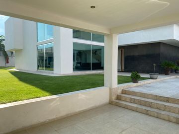 HERMOSA CASA EN VENTA EN BALCONES DE JURIQUILLA