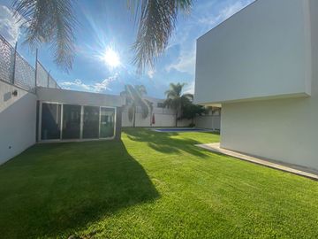 HERMOSA CASA EN VENTA EN BALCONES DE JURIQUILLA