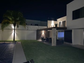 HERMOSA CASA EN VENTA EN BALCONES DE JURIQUILLA