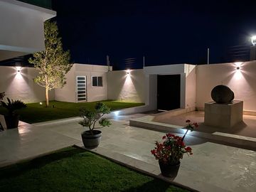 HERMOSA CASA EN VENTA EN BALCONES DE JURIQUILLA
