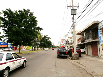 SE VENDE CASA CON LOCAL Y BODEGA