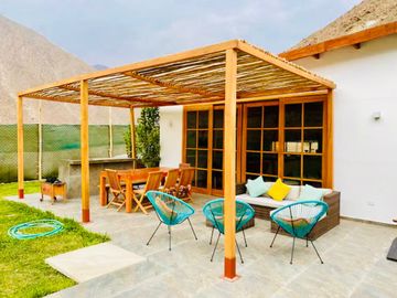 VENTA DE ACOGEDORA Y AMPLIA CASA DE CAMPO EN CONDOMINIO EL ENSUEÑO HUAROCHIRI