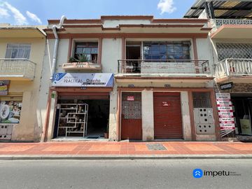 Se vende casa rentera central en la ciudad de Loja