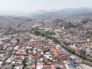 Se vende casa rentera central en la ciudad de Loja