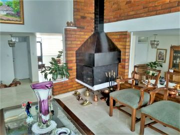 VENDO CASA REMODELADA - PONTEVEDRA - BOGOTÁ - 290 M2