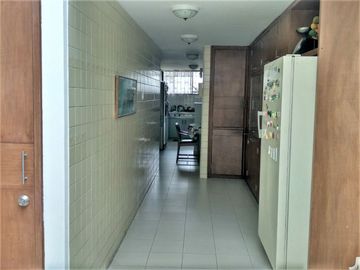 VENDO CASA REMODELADA - PONTEVEDRA - BOGOTÁ - 290 M2