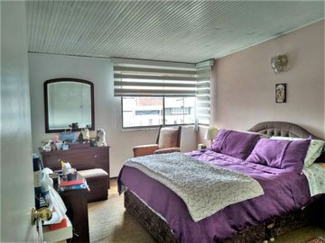 VENDO CASA REMODELADA - PONTEVEDRA - BOGOTÁ - 290 M2
