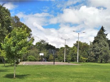 VENDO CASA REMODELADA - PONTEVEDRA - BOGOTÁ - 290 M2