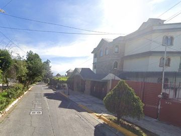 ¡¡¡ Venta De Amplia Y Cómoda Casa !!! En Blvrd Popocatépetl , Lomas de Valle Dorado.