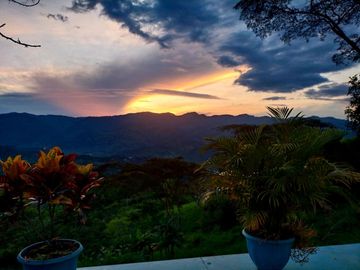 Vendo Hermosa Finca a 5 minutos de Villeta Cundinamarca posibilidadd de proyecto hotelerao.