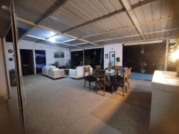 Vendo Hermosa Finca a 5 minutos de Villeta Cundinamarca posibilidadd de proyecto hotelerao.