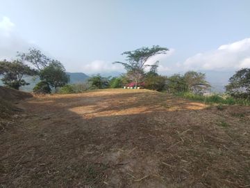 Vendo Hermosa Finca a 5 minutos de Villeta Cundinamarca posibilidadd de proyecto hotelerao.