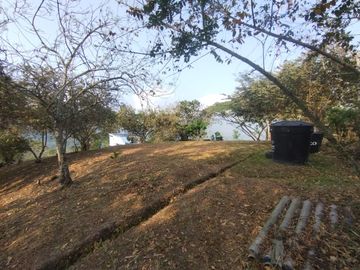 Vendo Hermosa Finca a 5 minutos de Villeta Cundinamarca posibilidadd de proyecto hotelerao.