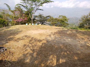 Vendo Hermosa Finca a 5 minutos de Villeta Cundinamarca posibilidadd de proyecto hotelerao.