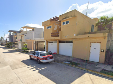 CASA EN REMATE BANCARIO EN JUVENTINO ROSAS, PUERTO MEXICO , COATZACOALCOS, VERACRUZ.